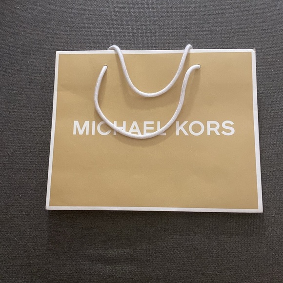 Designer shopping bags Gucci, Louis Vuitton, Tory Burch, Lacoste, MK - Picture 5 of 12